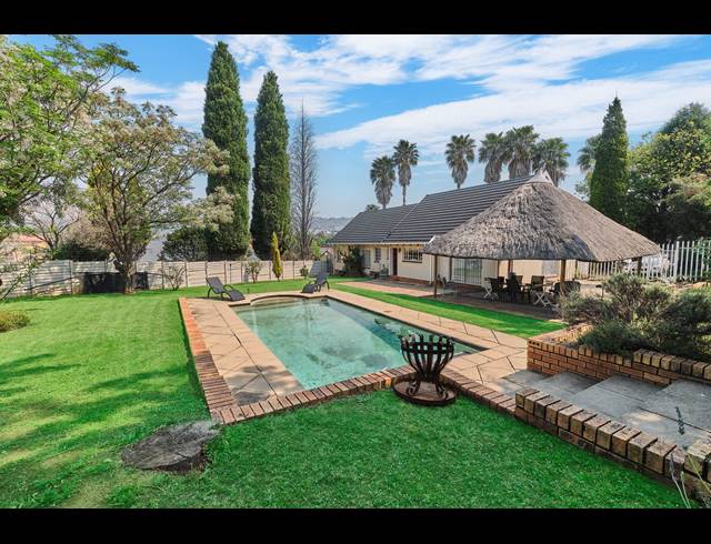 4 BEDROOM HOUSE FOR SALE IN STRUBENSVALLEI